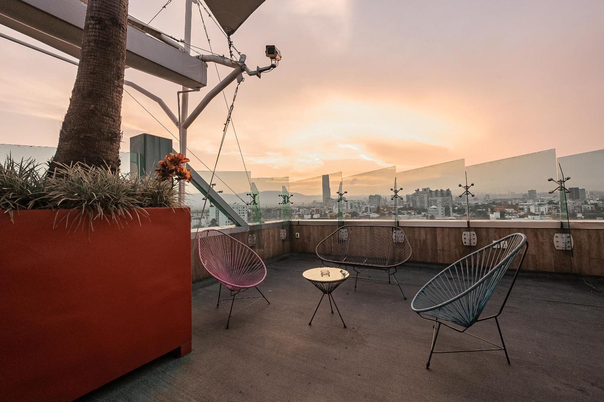 The Jungle Loft Tropical Comfort In A Centric Location With Kitchen Kota Meksiko Bagian luar foto