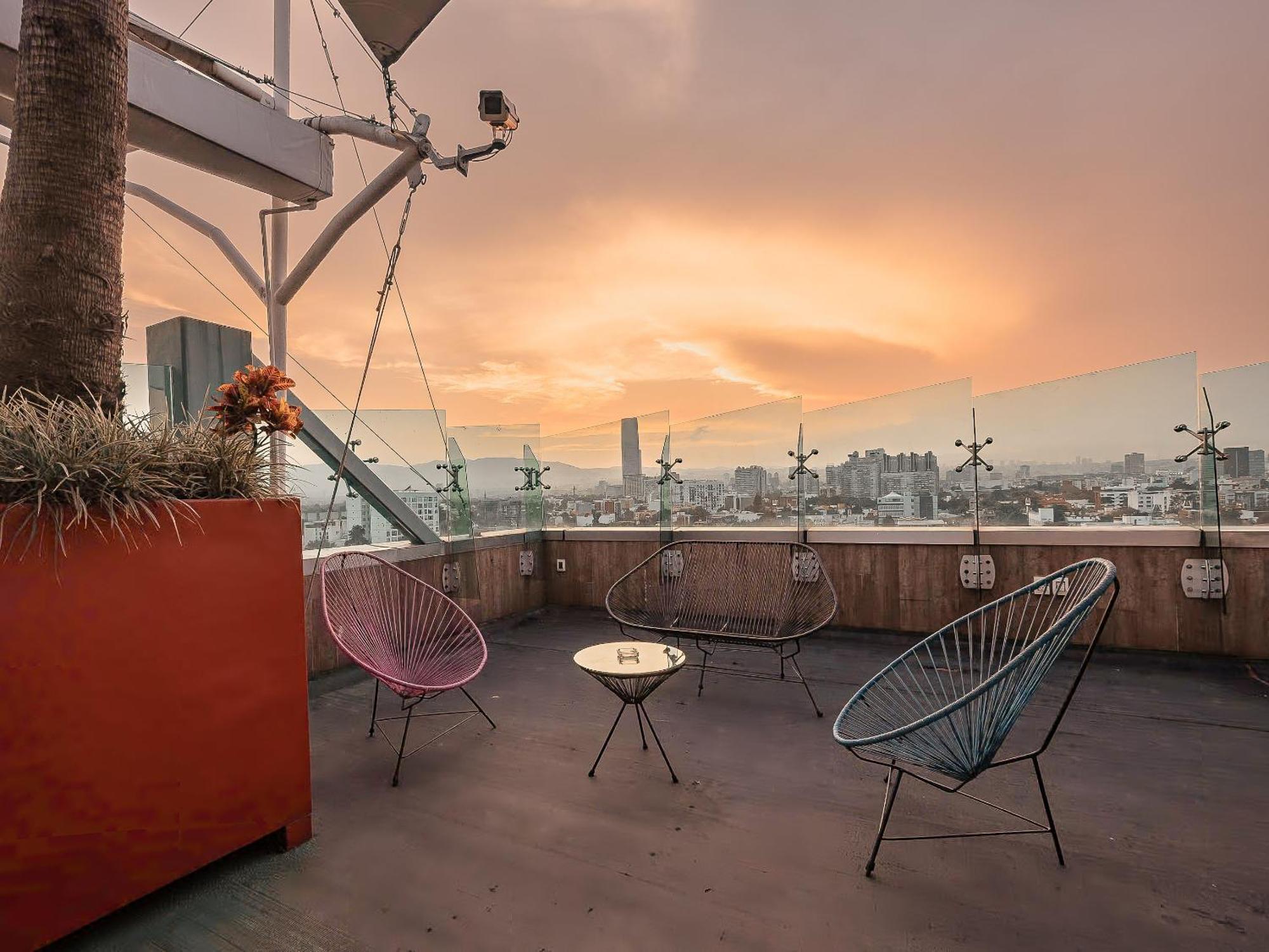 The Jungle Loft Tropical Comfort In A Centric Location With Kitchen Kota Meksiko Bagian luar foto